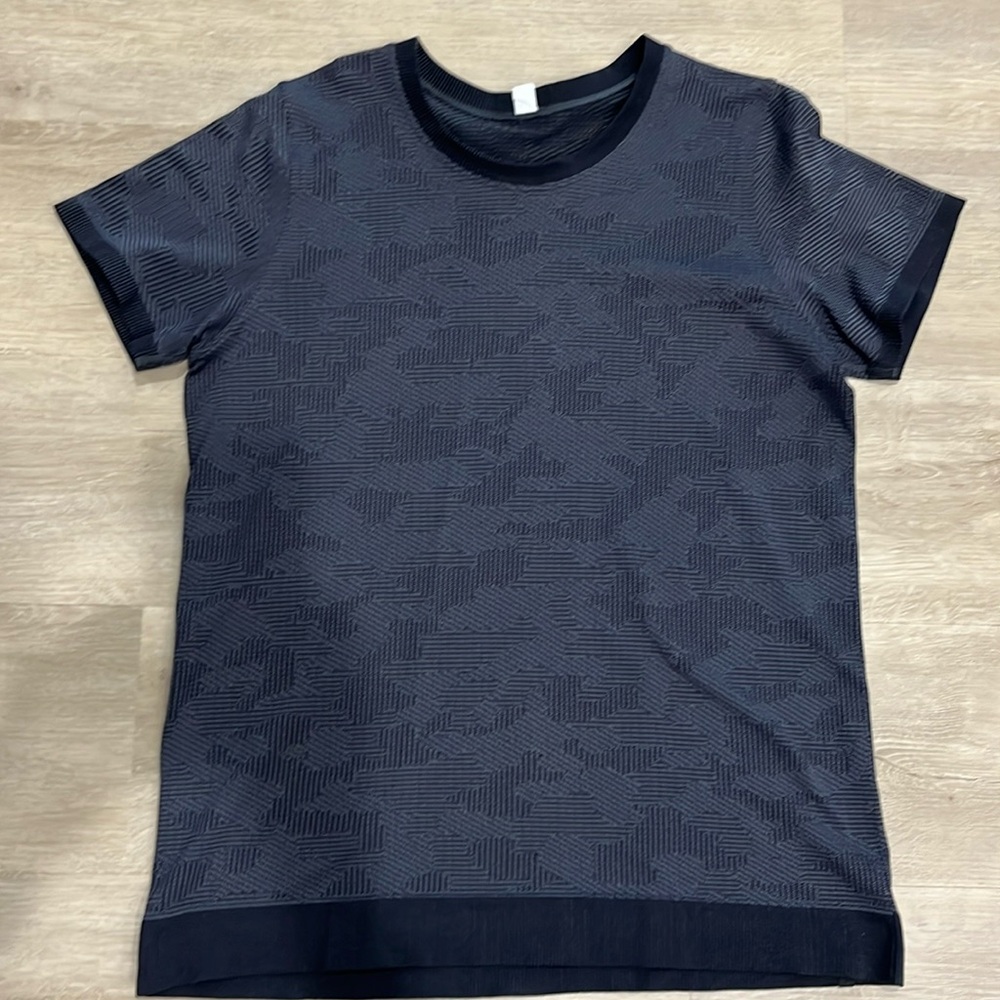 Lululemon Tee